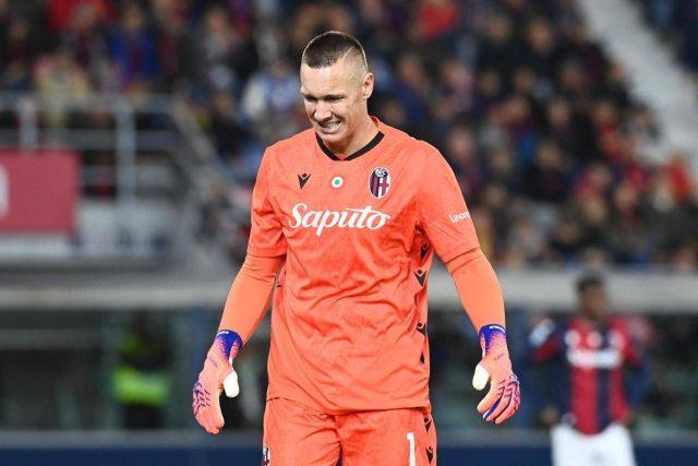 Skorupski espulso tra le proteste: cos’è successo in Genoa-Bologna