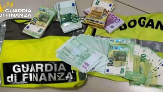 2026-02-13-02-47-56-attivita_di_controllo_da_parte_della_guardia_di_finanza_e_dellagenzia_delle_dogane_e_dei_monopoli_all_aeroporto_galilei_di_pisa