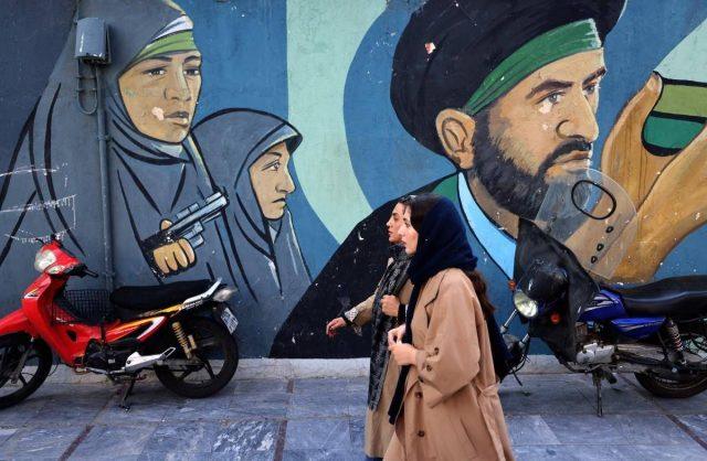 Iran-Usa, oggi nuovi negoziati. Trump vuole accordo ‘eterno’