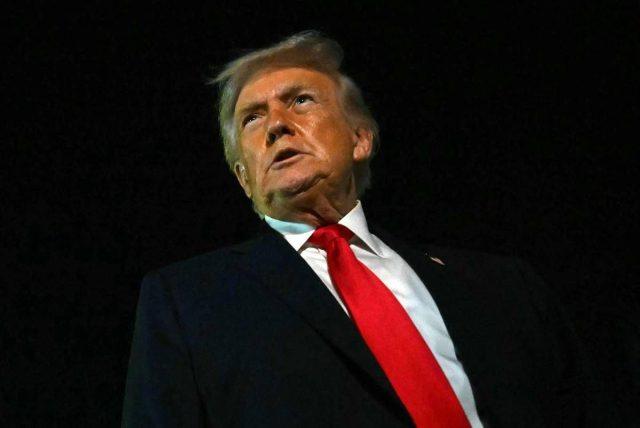Trump contro i Grammy: “Inguardabili, io mai stato su isola Epstein”