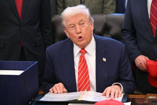 Usa, Trump contro la Nike: “Discrimina lavoratori bianchi”