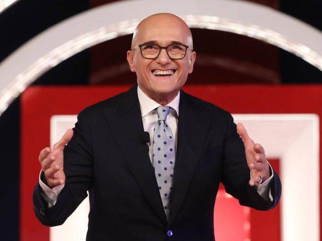 Alfonso signorini lascia la guida di ‘Chi’: “Comincio una nuova vita”