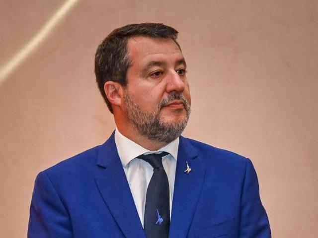 Caro carburanti, Salvini: “Per il gasolio bisogna scendere sotto 1,90 euro al litro”