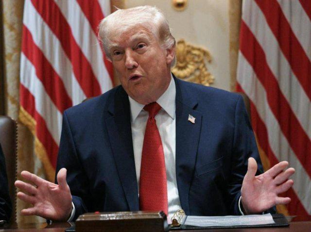 Trump svela il regalo dell’Iran: “Mi manda 10 petroliere cariche di greggio”