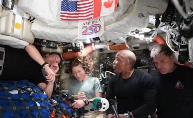 Artemis II, guasto a bordo: “Houston, abbiamo un problema… con il wc”