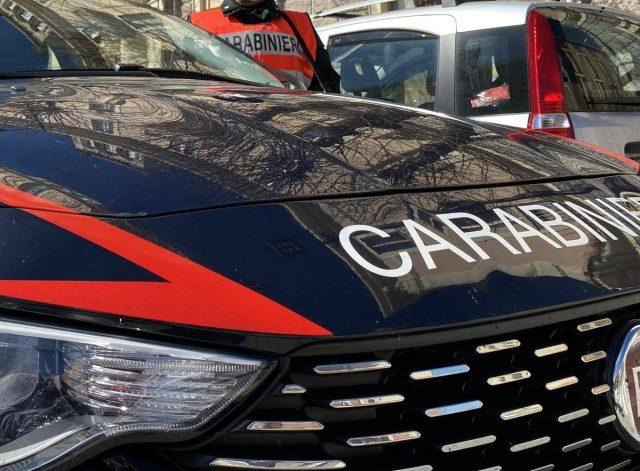 Cagliari, donna precipita da terzo piano e muore: non si esclude l’omicidio