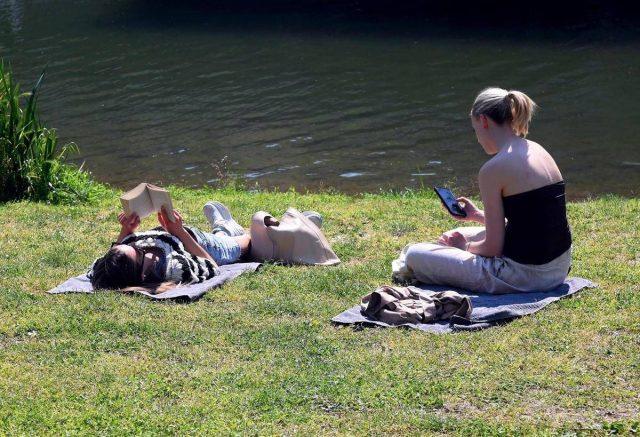 Ecco il caldo record sull’Italia, picchi fino a 28°C: le previsioni meteo