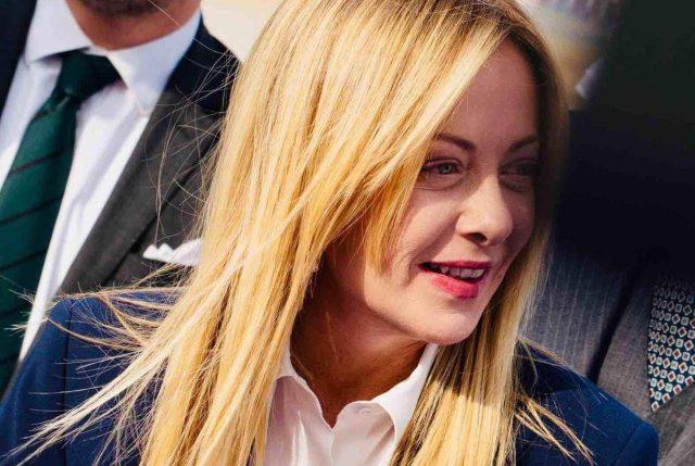 Meloni scala un gradino del podio, il suo è il secondo governo più longevo: nel mirino record Berlusconi II