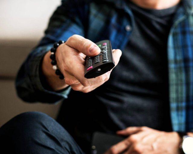 Ascolti tv, ‘Un futuro aprile’ su Rai1 vince prime time