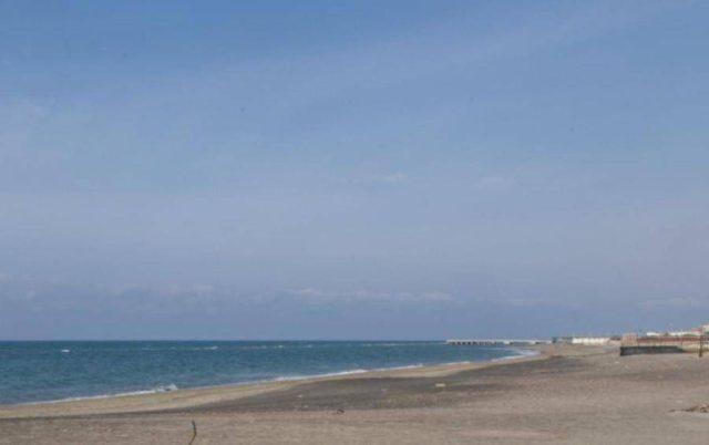 Cadavere sul bagnasciuga a Ostia, indagini in corso