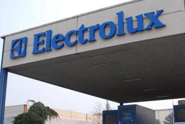 Electrolux, annuncia 1.700 esuberi in Italia e chiude lo stabilimento di Cerreto d’Esi