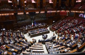 Legge elettorale, scintille alla Camera: Magi espulso e seduta sospesa