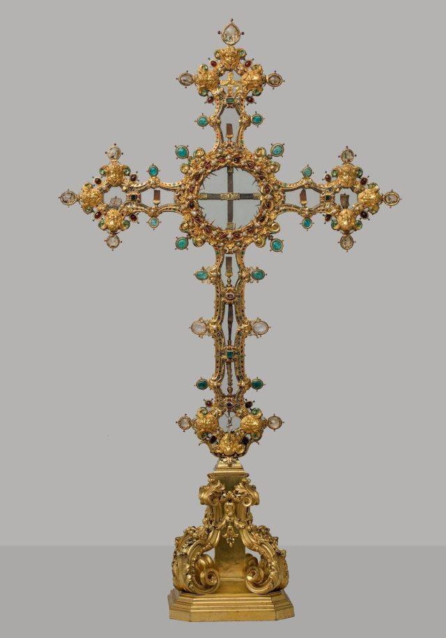 Restaurata la Croce Reliquario della Passione ispirata al leggendario ‘Diamante Fiorentino’