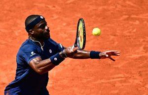 Roland Garros, rissa sfiorata tra Tiafoe e Faria: “Ti credi un duro?”