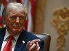 Trump torna ad attaccare il Papa: “Qualcuno gli spieghi che il sindaco di Chicago è inutile e che l’Iran non può avere l’arma nucleare”