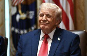 Trump vuole il suo volto stampato sulla banconota da 250 dollari