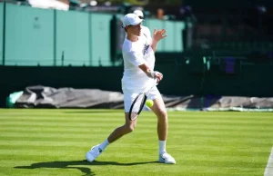 Debutto ok di Sinner sull’erba, Norrie battuto al Giorgio Armani Classic