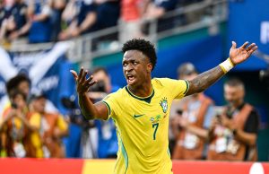 Vinicius trascina il Brasile al primo posto nel girone C, 3-0 alla Scozia