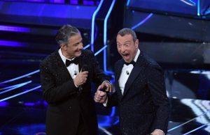 Amadeus da Fiorello: “Anche se la Rai ha muri enormi, io voglio superarli. Sanremo? Non si rifiuta mai”