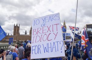 Brexit, 10 anni fa la notte dello strappo: il Leave vince e l’Ue perde 66 milioni di cittadini