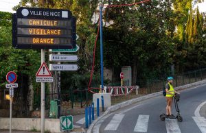 Caldo estremo in Francia, bambino di 3 anni trovato morto in auto