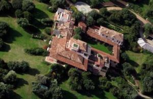Da Villa Certosa di Berlusconi alle torri per ultra-rich: lo shopping del Qatar in Italia