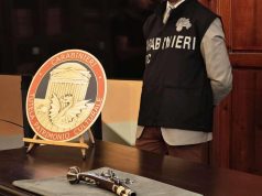 I carabinieri restituiscono al Museo Stibbert un’antica pistola rubata nel 1977