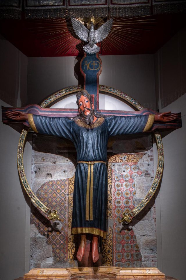Il Volto Santo ricollocato nel Tempietto della Cattedrale di Lucca