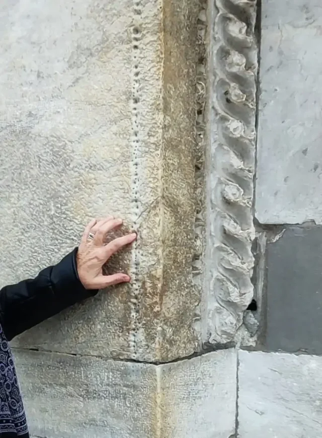 Le-unghiate-del-diavolo-a-Pisa-753x1024