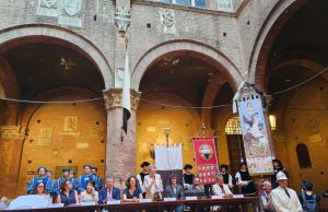 Palio di Siena, Ismaele Nones firma il Drappellone del 2 luglio