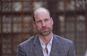 Re Carlo dà il bentornato a Harry in Uk, William su tutte le furie