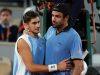 Roland Garros, Berrettini in lacrime costretto al ritiro. Arnaldi lo abbraccia, il pubblico applaude