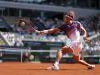 Roland Garros, paura per raccattapalle: Svajda lo colpisce, cos’è successo