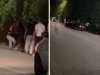 Taormina, auto a tutta velocità su giovani fuori da una discoteca – Il video