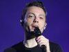 Tiziano Ferro fatica al concerto e preoccupa fan: “Che gli è successo?”