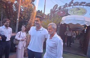 Vannacci e Alemanno a cena: “Berremo vino, qui per parlare di tante cose”