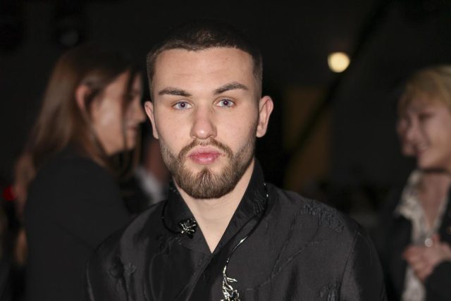 Artem Tkachuk condannato a 1 anno: l’attore di Mare Fuori danneggiò auto con tre amici