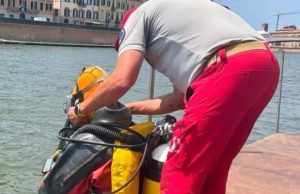 Giovane disperso nell’Arno, ritrovato il corpo
