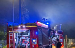 Incendio a Torre del Lago, si invita a tenere chiuse le finestre