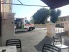Prende a pugni un 70 enne, paura al bar La Venezia