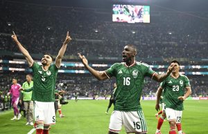 Mondiali, Messico agli ottavi: Ecuador dominato 2-0