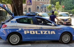 Turista danese di 15 anni rischia lo stupro, interviene il padre